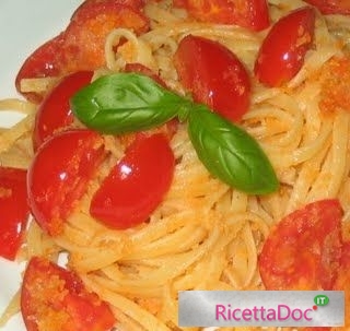 spaghetti con pomodorini e basilico