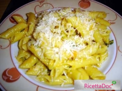 Pasta con crema di zucca e pistacchi