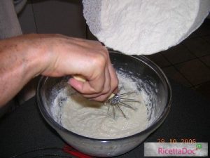 Gnocchi Val Chievenna aggiungere farina olio e sale