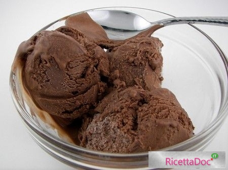 gelato al cioccolato senza gelatiera