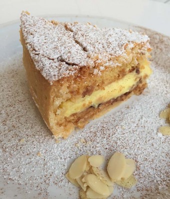 Torta con ricotta e crema gialla-23