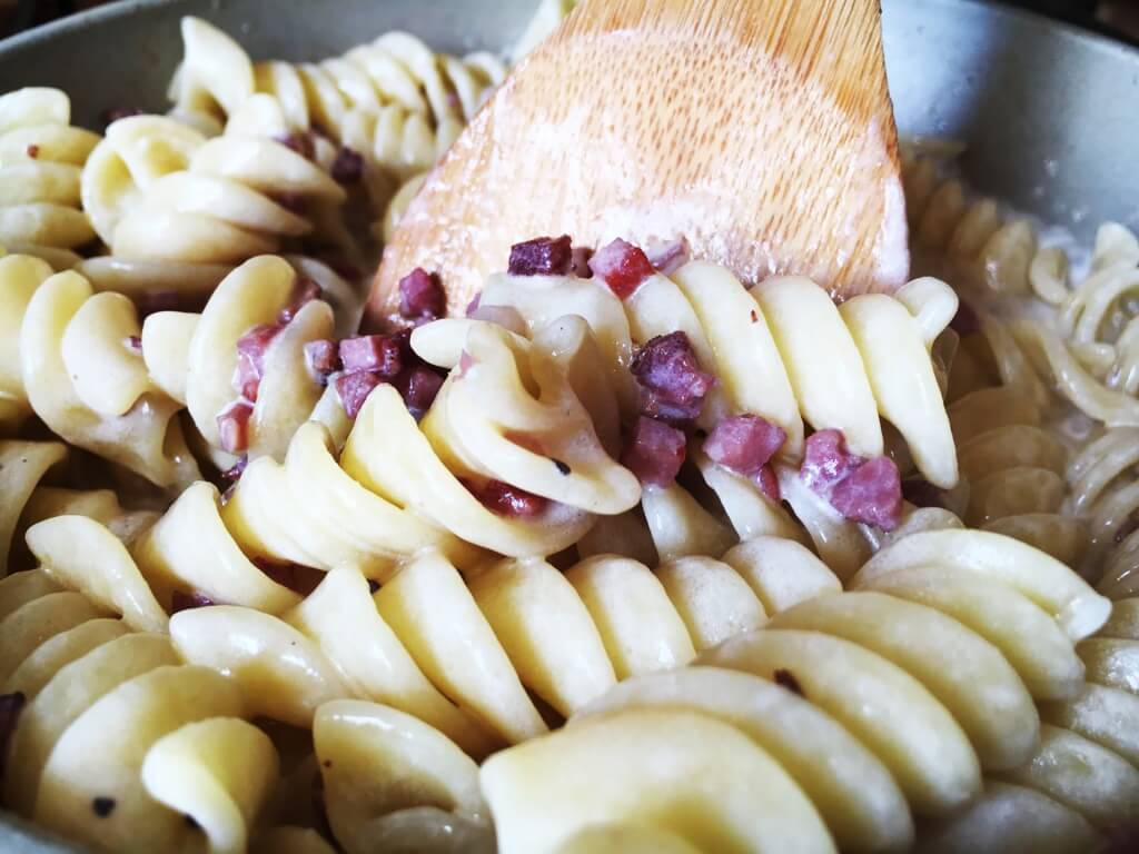 pasta speck e panna